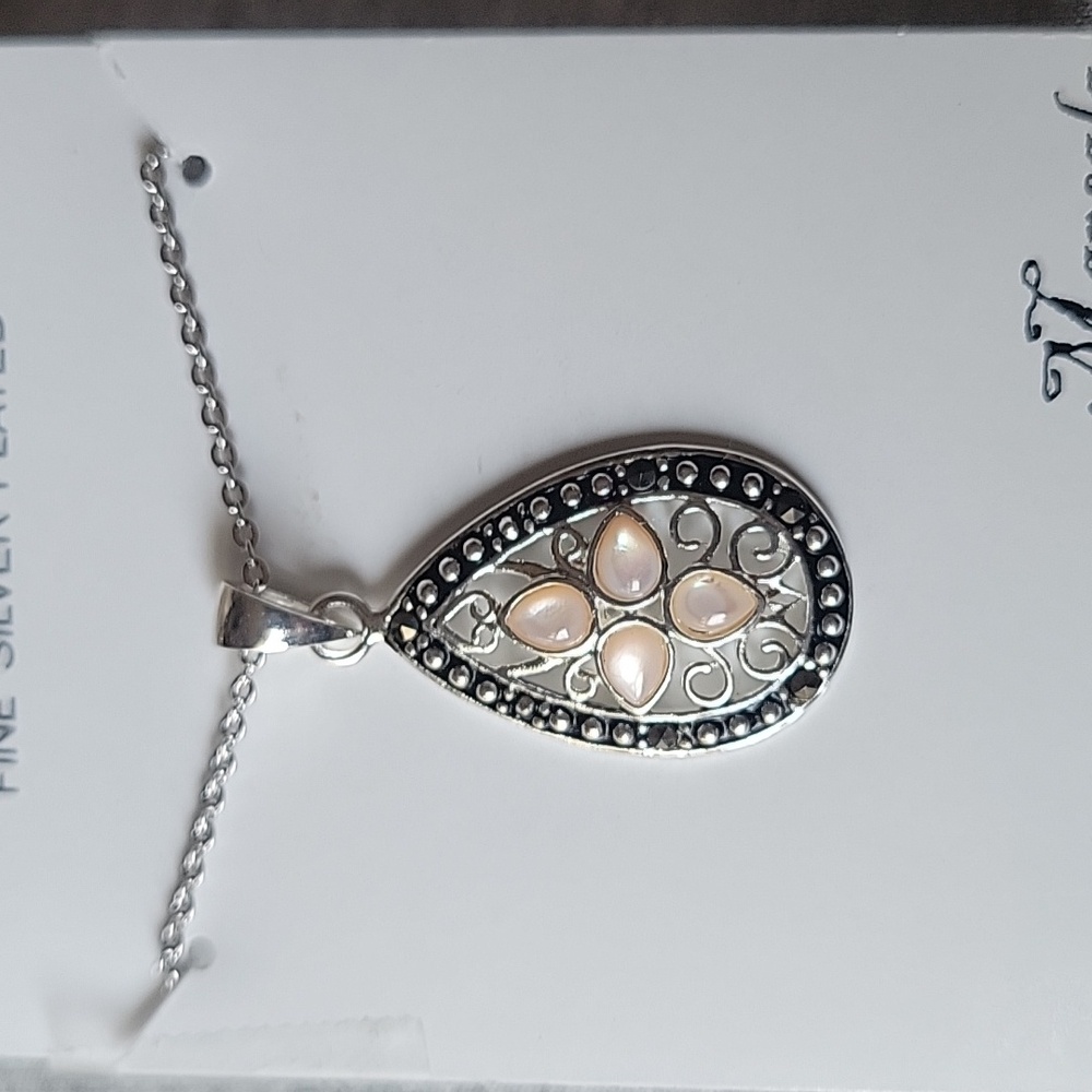 Beautiful marcasite necklace  NWT